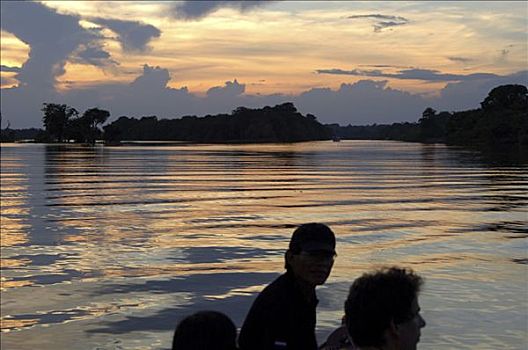 日落,亚马逊河,巴西