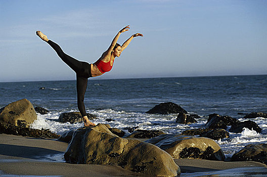 女人,平衡性,岩石上,海滩