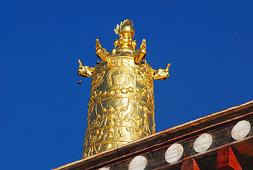 香格里拉庙顶金饰