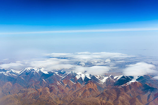 航拍雪山