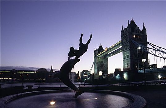海豚,男孩,雕塑,堤岸,泰晤士河,河,旁侧,塔桥,伦敦