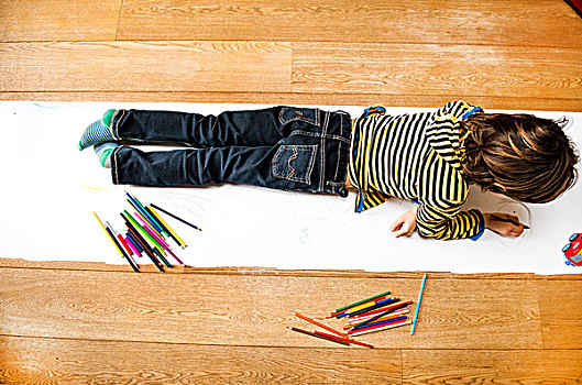俯视,男孩,躺着,上衣,绘画,长,纸