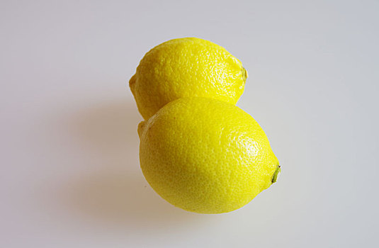 柠檬切片和柠檬
