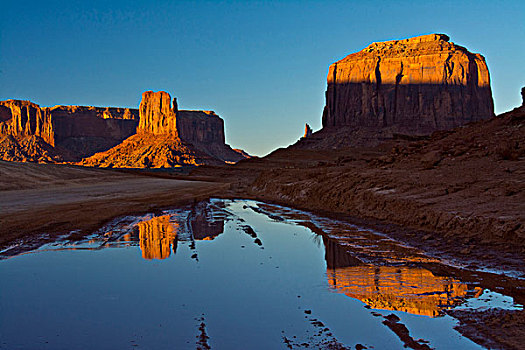 日落,反射,山岗,纪念碑谷,纪念碑谷纳瓦霍部落公园,亚利桑那,美国