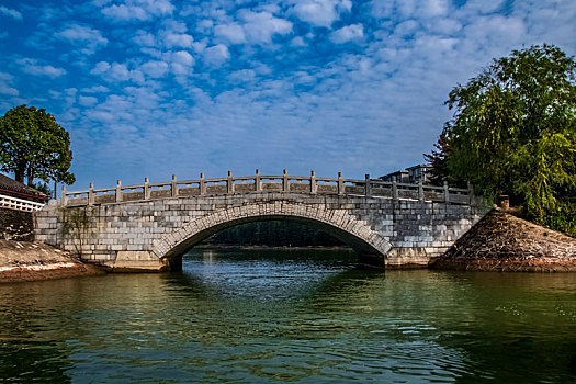 湖南省长沙市年嘉湖公园石拱桥建筑