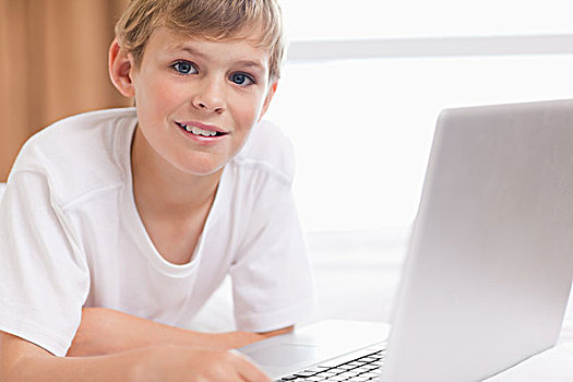 微笑,男孩,笔记本电脑