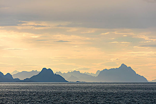 子夜太阳,向上,岩石,顶峰,远眺,清晰,海洋,罗浮敦群岛,挪威,欧洲