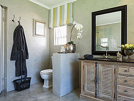卫生间,墙壁,靠近,旧式,盥洗盆,仰视,镜子