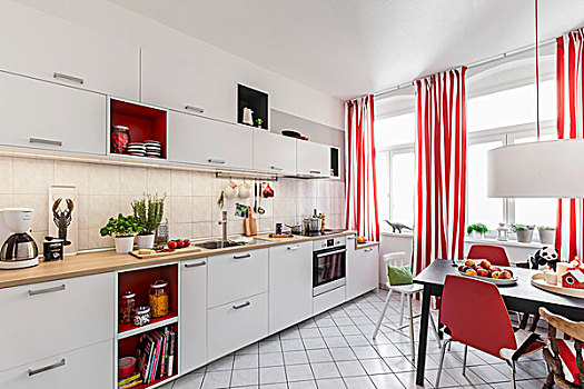 整修,区域,白色,柜厨,红色,条纹,帘,就餐区