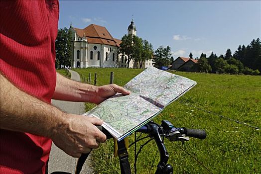 骑车,拿着,地图,背影,世界遗产,上巴伐利亚,巴伐利亚,德国,欧洲