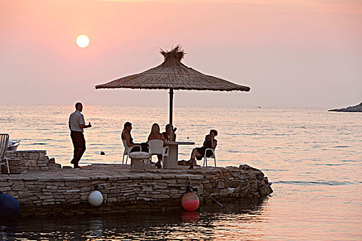服务员,旅游,沿岸,餐厅桌子,日落,克罗地亚