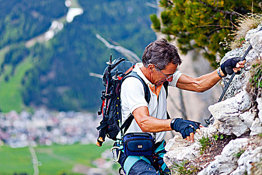 登山者,攀登,固定,绳索,路线,白云岩,乡村,背影,南蒂罗尔,意大利,欧洲