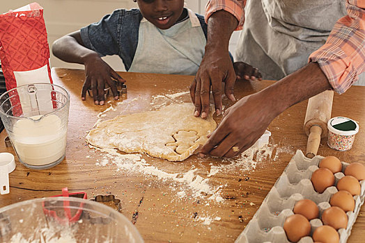 美国黑人,父子,烘制,饼干,厨房