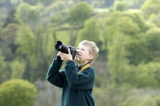男孩,拍照,达特姆尔高原,国家公园,德文郡,英格兰