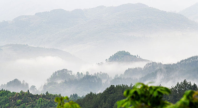 重庆酉阳,雨后清晨乡村美