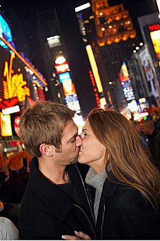 亲吻,除夕,时代广场,纽约,美国