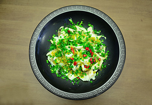中国家庭常见传统菜肴青椒草鲈鱼