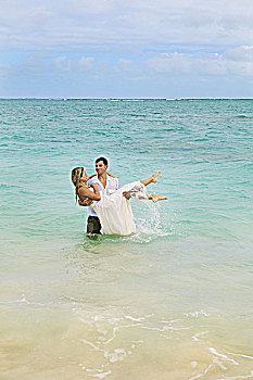 夏威夷,瓦胡岛,新婚夫妇,出现,海洋,蘸,婚礼,衣服