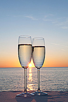 两个,玻璃杯,香槟,日落