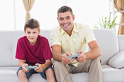 父子,玩,电子游戏,沙发