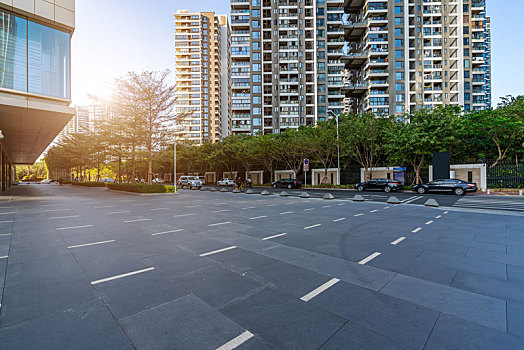 城市现代建筑办公楼和城市广场街道