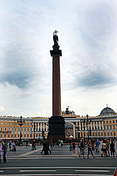 艾尔米塔什皇宫外亚历山大纪念柱