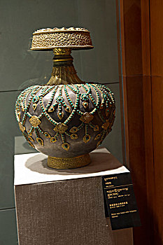 西藏拉萨布达拉宫藏品银质嵌松石瓶