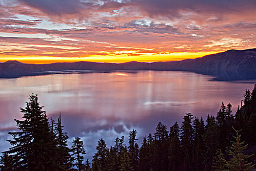 日出,火山湖,巫师岛,火山湖国家公园,俄勒冈,美国