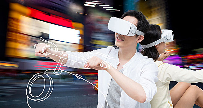 年輕情侶在家看VR電影