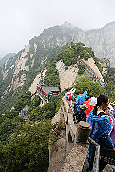 雨中华山