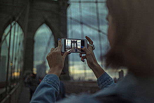 女人,摄影,布鲁克林大桥,智能手机,纽约,美国,北美