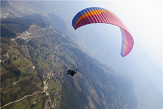 一前一后,滑伞运动,尼泊尔