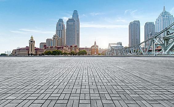 汽车广告背景,广场和现代城市建筑