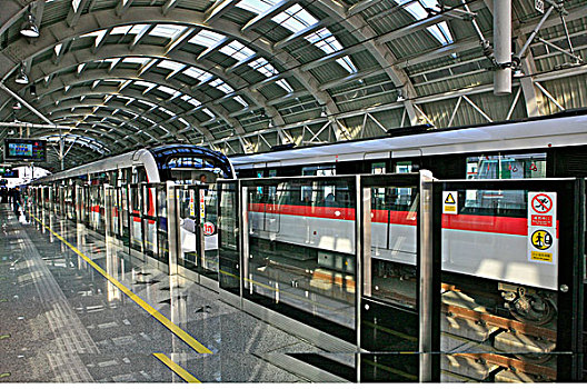 杭州地铁高架站台