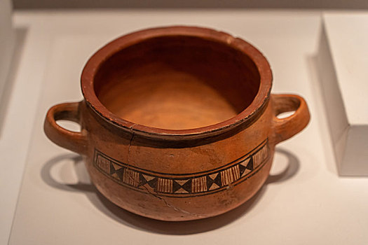 秘鲁印加博物馆藏印加帝国陶平底碗