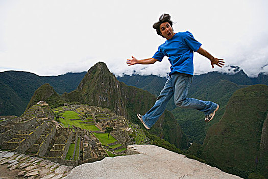 马丘比丘,秘鲁,男人,跳跃,靠近,前哥伦布时期,印加,场所,建造,广告