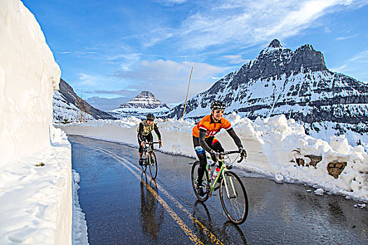 道路,骑自行车,太阳,冰川国家公园,蒙大拿,美国