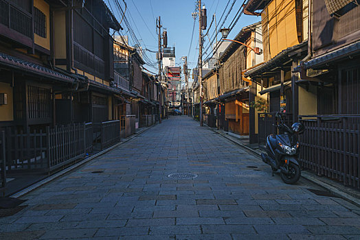 日本京都历史老城区祗园传统街道街景