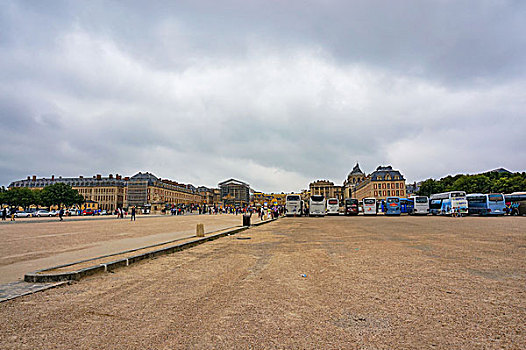 法国凡尔赛宫停车场