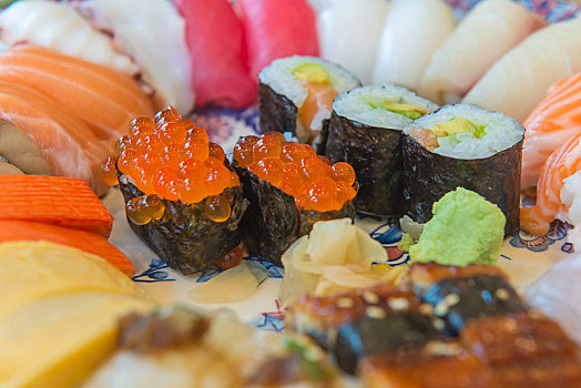 三文鱼,生食,刺身,寿司,虾,盘子,日本料理