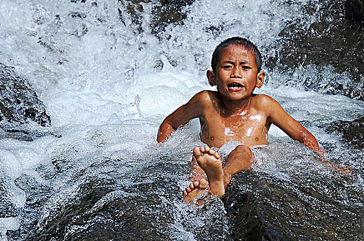印度尼西亚,苏拉威西岛,孩子,坐,河流