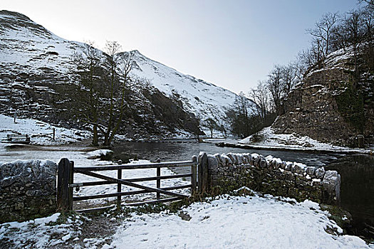 河,流动,积雪,冬季风景,山谷
