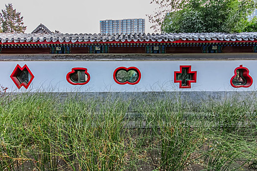 北京市月坛公园户牖花窗园林建筑