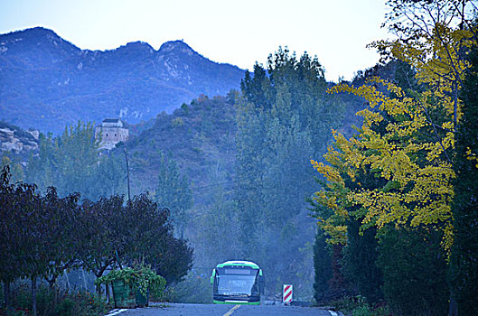 峡谷秋景