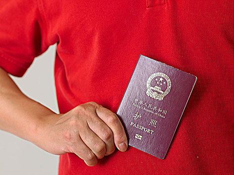 手持,中国护照,男性