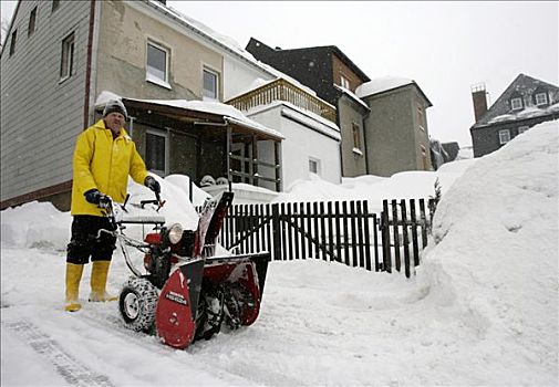 男人,雪,花园栅栏,自动,吹雪机,矿,山峦,萨克森,德国