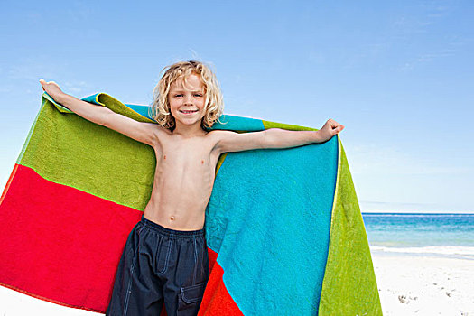 小男孩,毛巾,站立,海滩