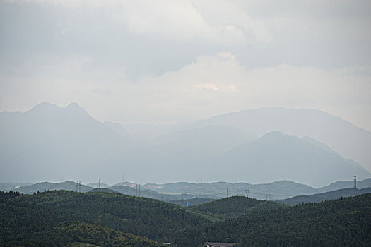 大山,铁塔,河边,农村,田野,草坪,暴风雨,乌云,远山