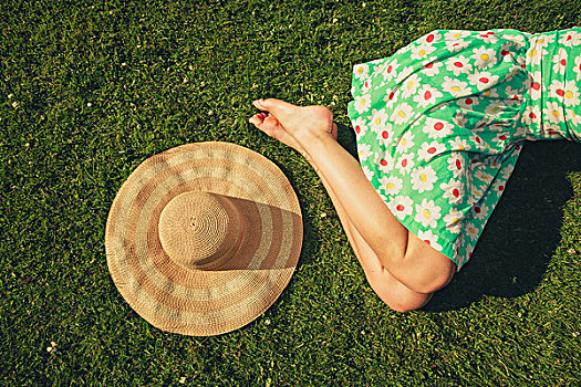 美女,戴着,连衣裙,睡觉,草地,帽子,靠近