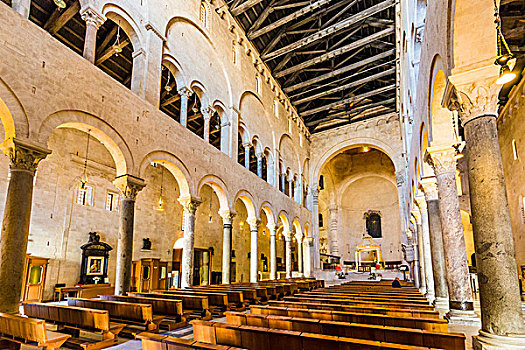 室内,中央教堂,普利亚区,意大利